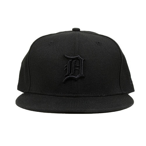 Detroit Tigers Black on Black 59FIFTY Men's Fitted Cap - Vintage Detroit  Collection