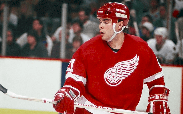 257 Detroit Red Wings Luc Robitaille Photos & High Res Pictures